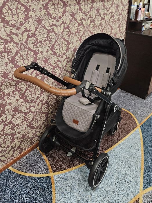 TOMIX"Aura" 2 в 1 . Продам коляску