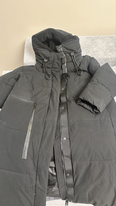 куртка с меховым капюшоном