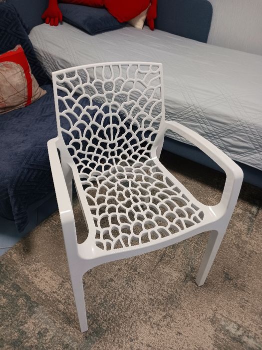 Нови столове - градински, балконски, кухненски