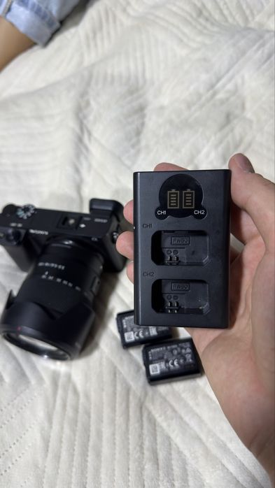 Продам камеру с обьективом sony 6400