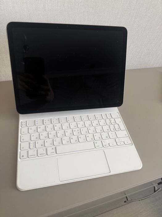 продам Планшет Apple iPad Air 11