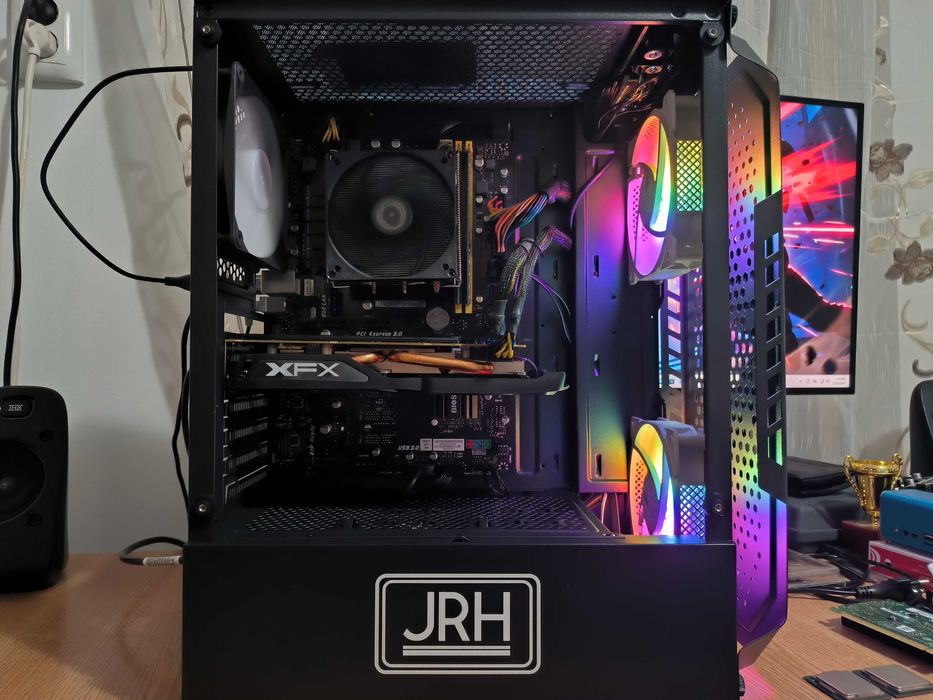 PC Unitate GAMING i7 7700 4.20Ghz/RX570 8GB GDDR5/16GB DDR4/SSD GTA V