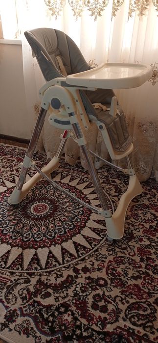 Детский стульчик для кормления