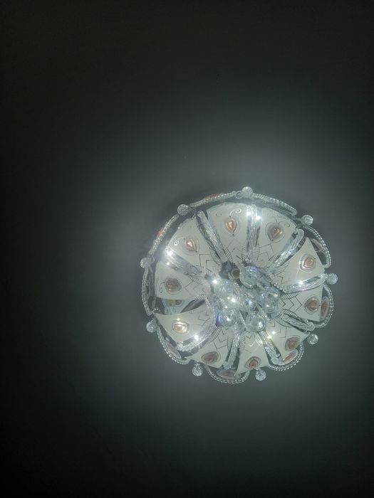 Люстра          новый        пультовый