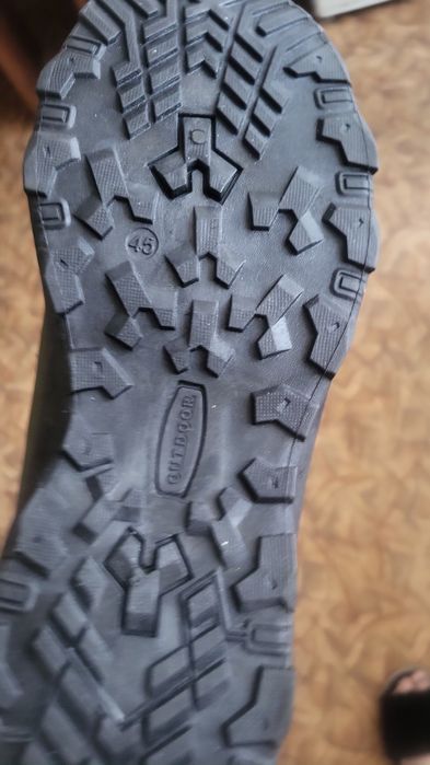 Мужские кроссовки