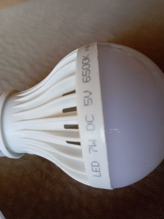 LED крушка за осветление с 3 режима и usb захранване