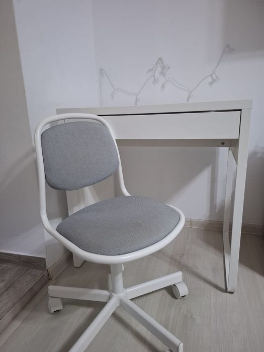 Birou Ikea cu scaun