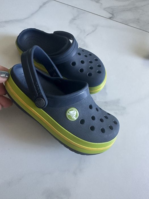Оригинални детски чехлички-сандалки Crocs размер 27-28