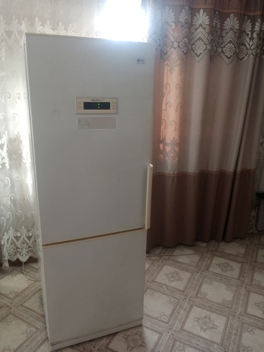 Продам двухкамерный холодильник LG рабочи морозить, доставка бесплатно