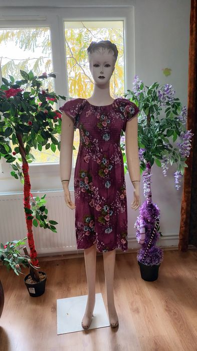 Vand 8 rochii diferite/20 ron bucata