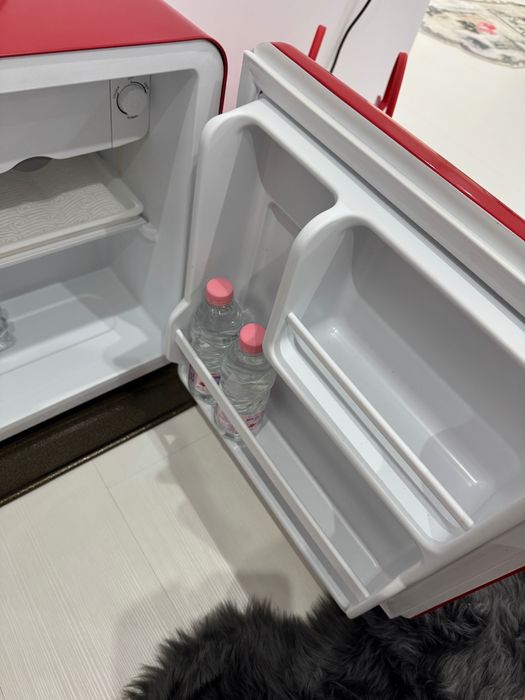 Frigider minibar VORTEX VM5SRD01M, 47 l, H 50 cm, Clasa E, rosu
