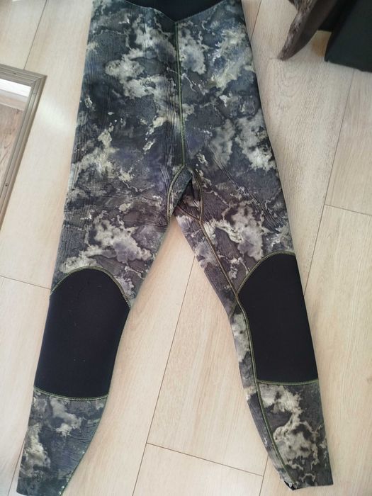 Водолазен неопрен FreeSub 5 мм – размер L (две части)