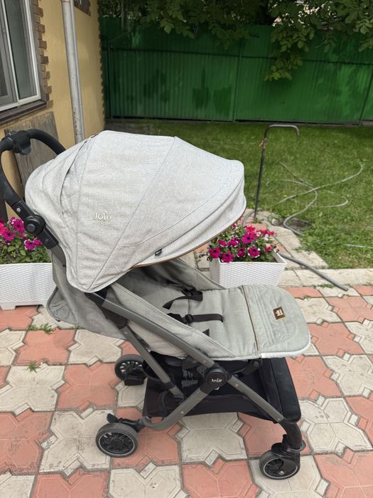 Коляска детская Joie