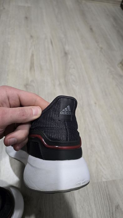 Мъжки маратонки Adidas  46.5 номер