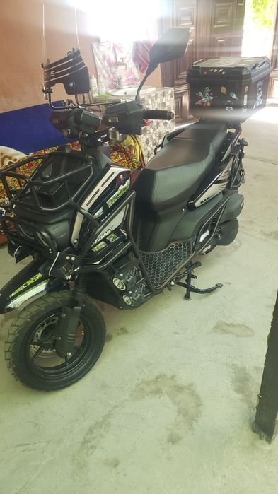 Танк скутир сотилади