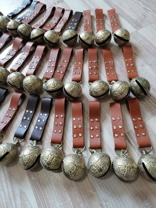 Бронзови звънчета