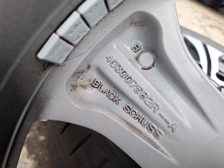 Оригинални Рено-17цола-5/114,3-с гуми