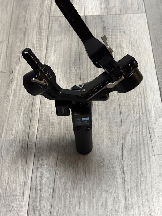 DJI RS 3 Mini – stabilizator profesional pentru cameră