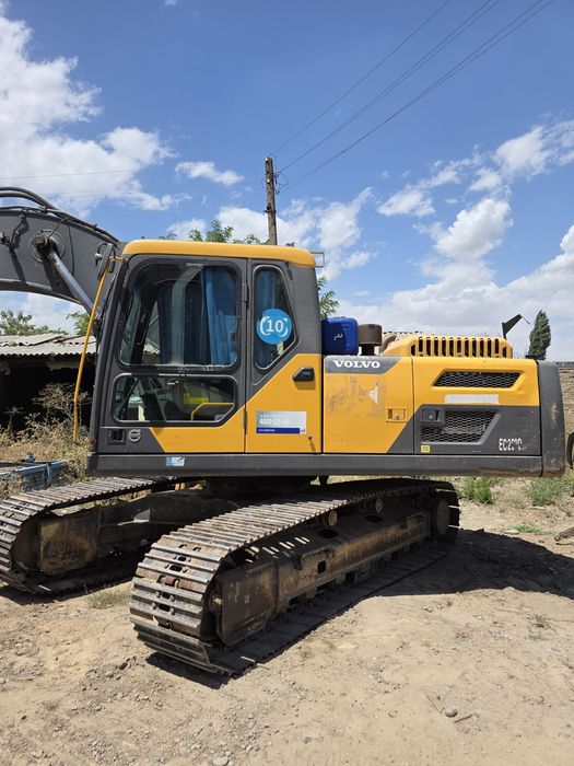 Продается гусеничный экскаватор Volvo 220D