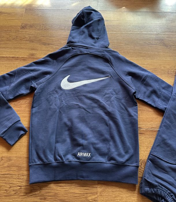 Мъжки,памучен,тъмно син екип Nike с бродирано лого на гърба