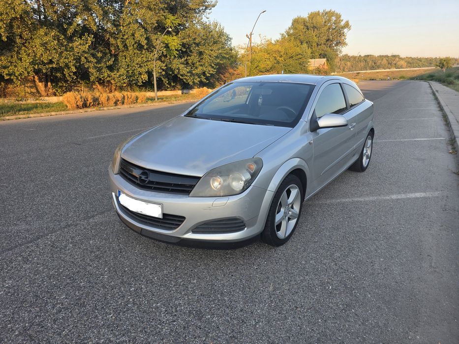 Opel Astra H GTC