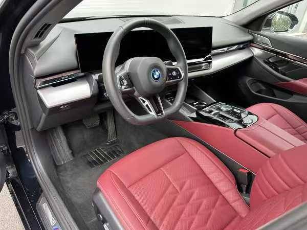 BMW i5 eDrive 40L M sport 713km
