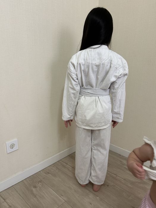 Продам кимоно в хорошем состоянии