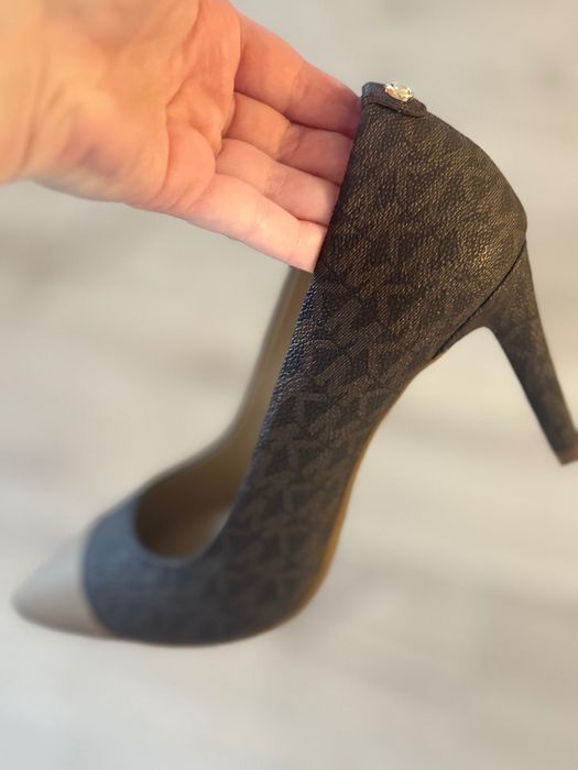 Високи обувки на ток Michael Kors