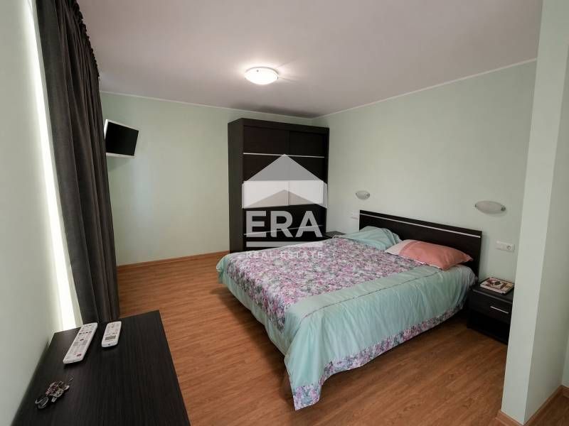 Тристаен обзаведен апартамент за продажба, в близост до хотел "Силвър"