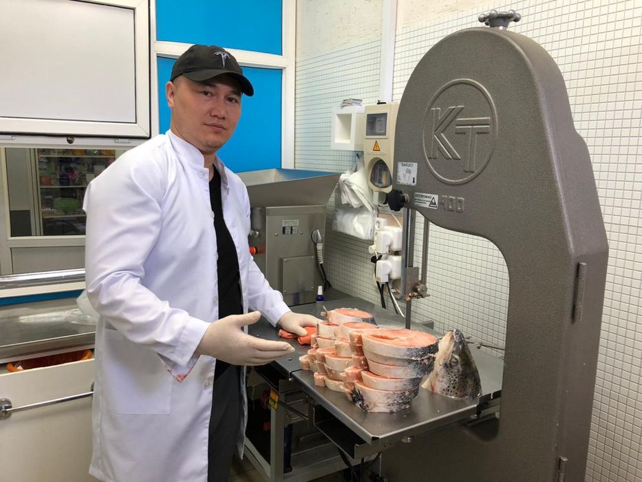 Услуга: Распил, разделка мяса говядины, конины и баранины.