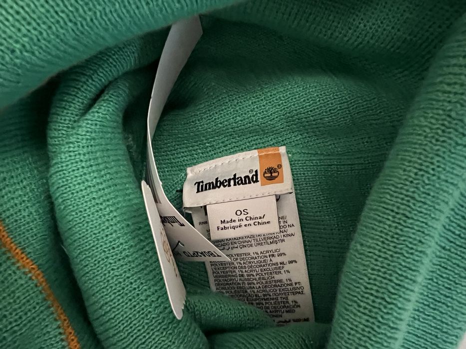 Оригинални каски Venum и зимни шапки/ раници