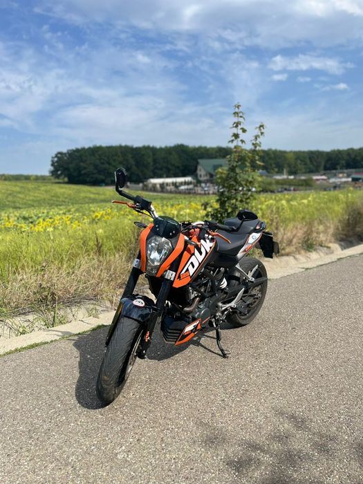 Se vinde ktm duke 125 2015 abs