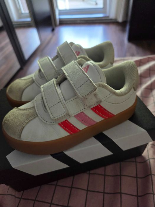 Adidasi fete nr 25