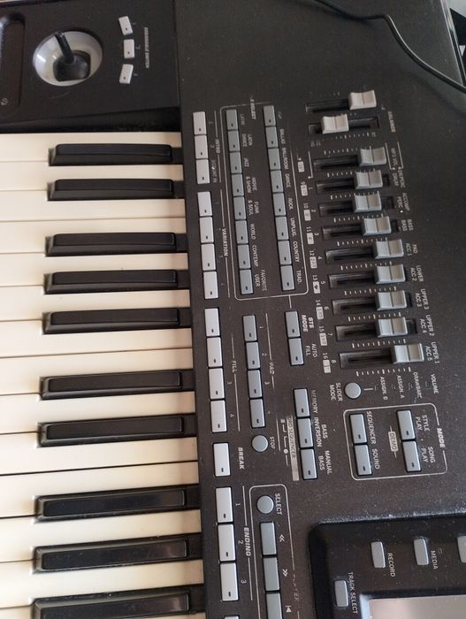 KorgPA3X В Добро Състояние