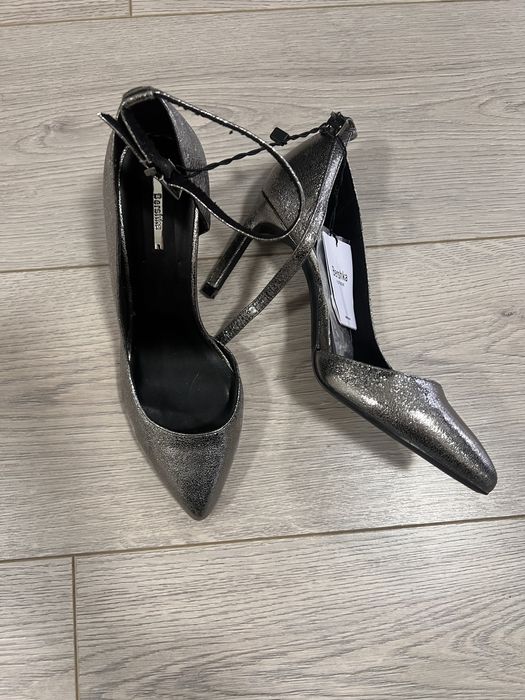 Pantofi Bershka argintii / gri metalic