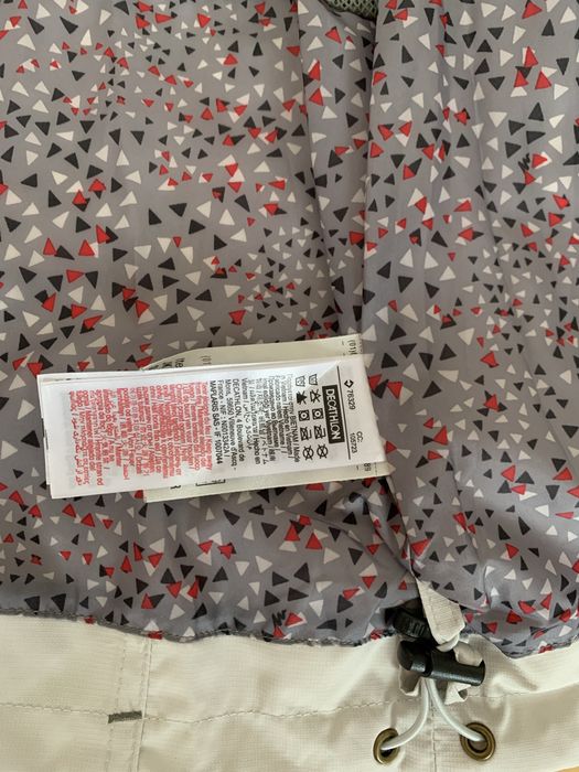 DECATLON -Quechua-непромокаемо дамско яке за планина