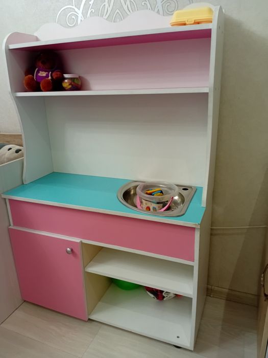 Продам игрушечную кухню