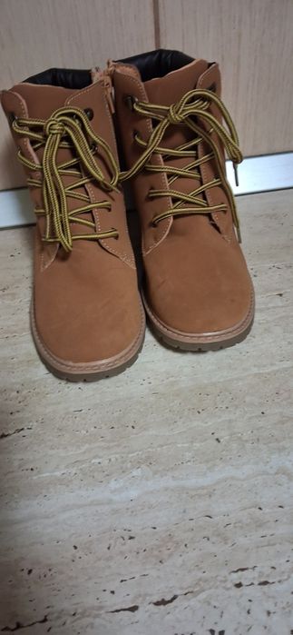 Ghete de piele noi 36