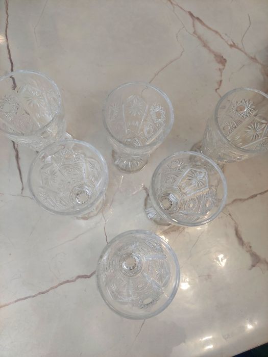 Набор стеклянных бокалов