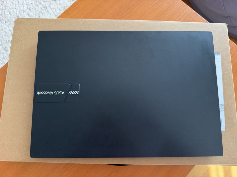 Asus Vivobook 16