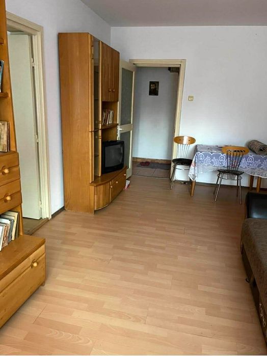 Vând apartament 2 camere decomandat