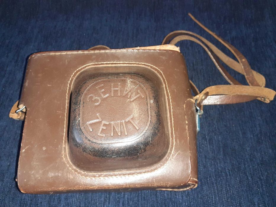 Кафяв калъф от естествена кожа за фотоапарат с презрамка Zenith Зенит