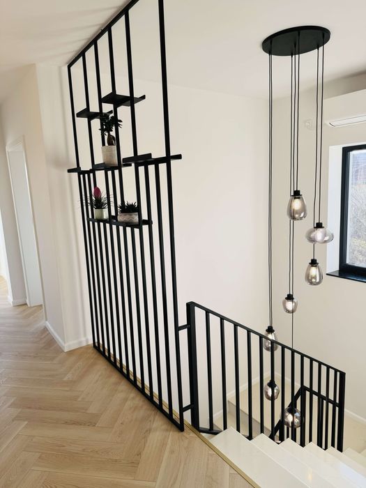 Executam porti , garduri, balustrade si scari metalice