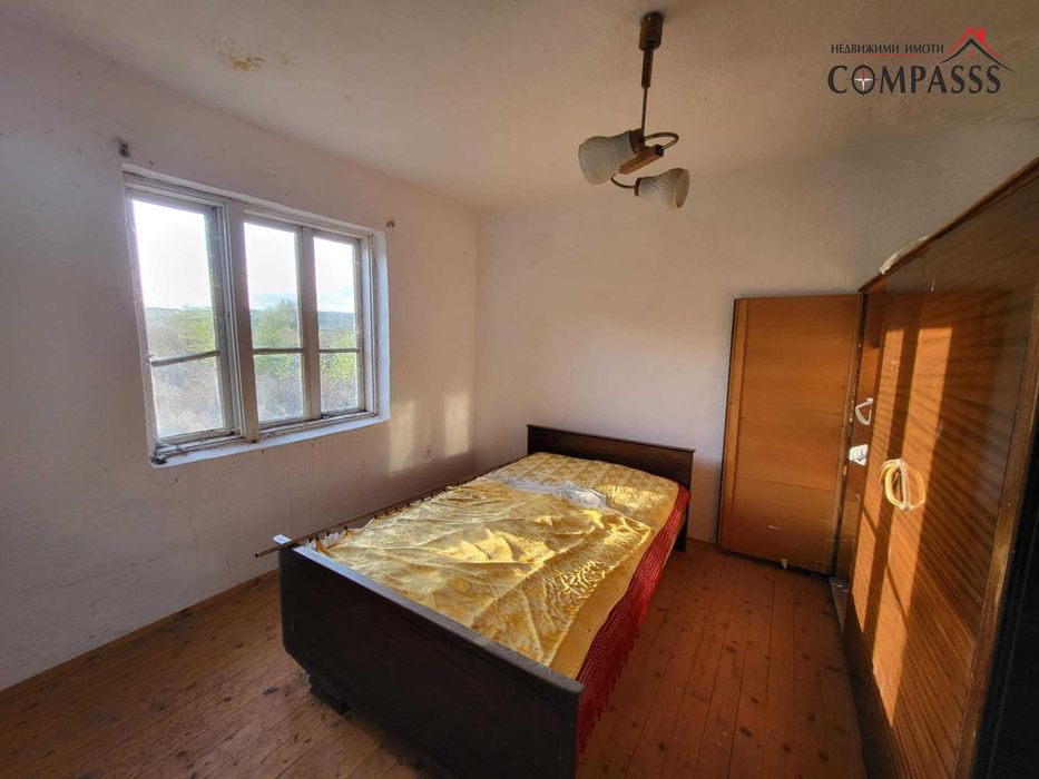 с. Изворово, Общ. Ген. Тошево, къща с двор – 17000евро!