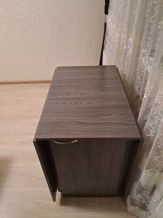 Продам стол-трасформер.