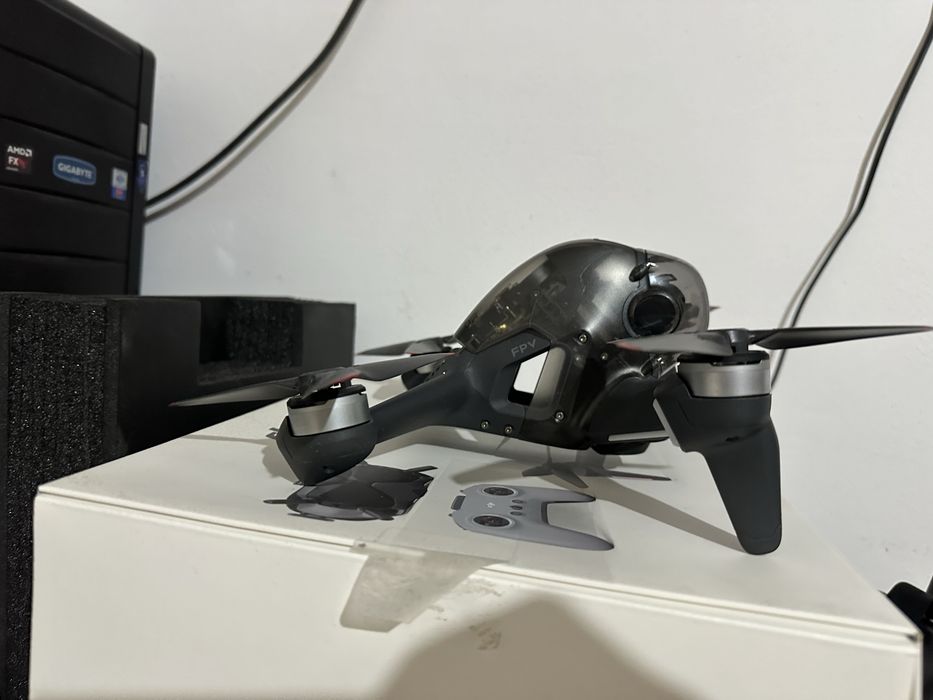 Drona DJI FPV, DJI Goggles V2, Controller 2, pachet Fly More