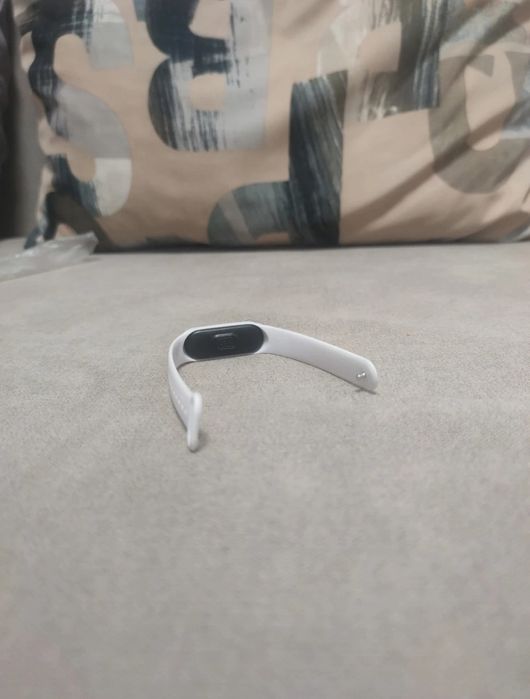 Vand bratara fit runner alba noua