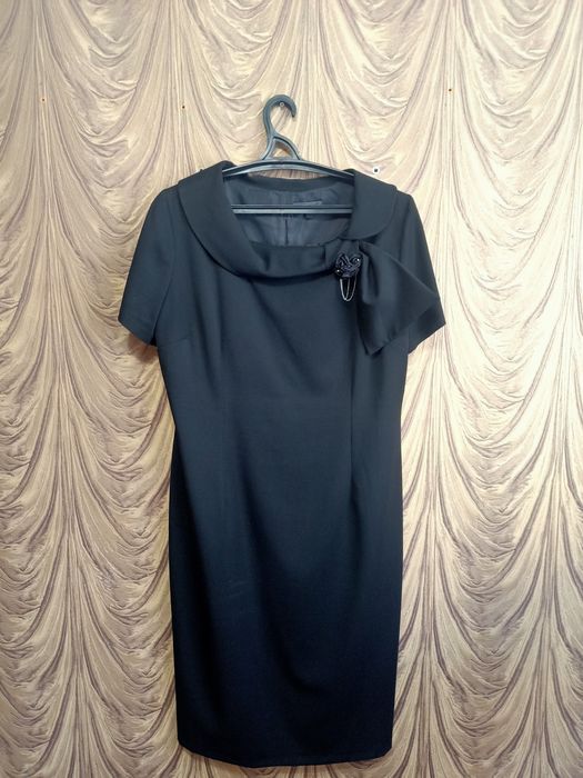 В продаже одежда