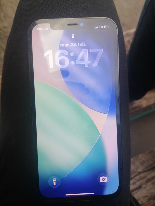 Vând iPhone 12 pro în stare foarte buna