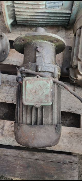 Motor electric trifazat cu reductor, 1.1kW, 315rpm, 380V